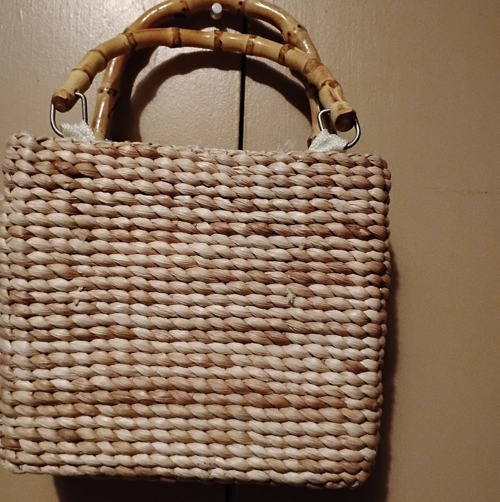 Cream and Green Tote with Bamboo Handle and Floral Design - Picture 2 of 5